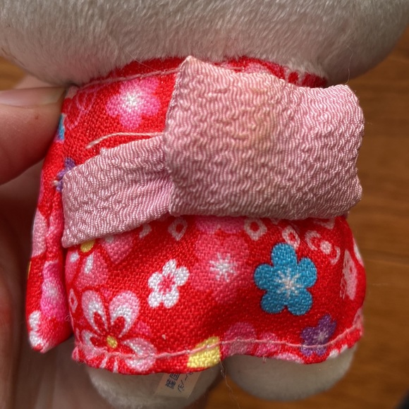 Hello Kitty Plush - Picture 5 of 5